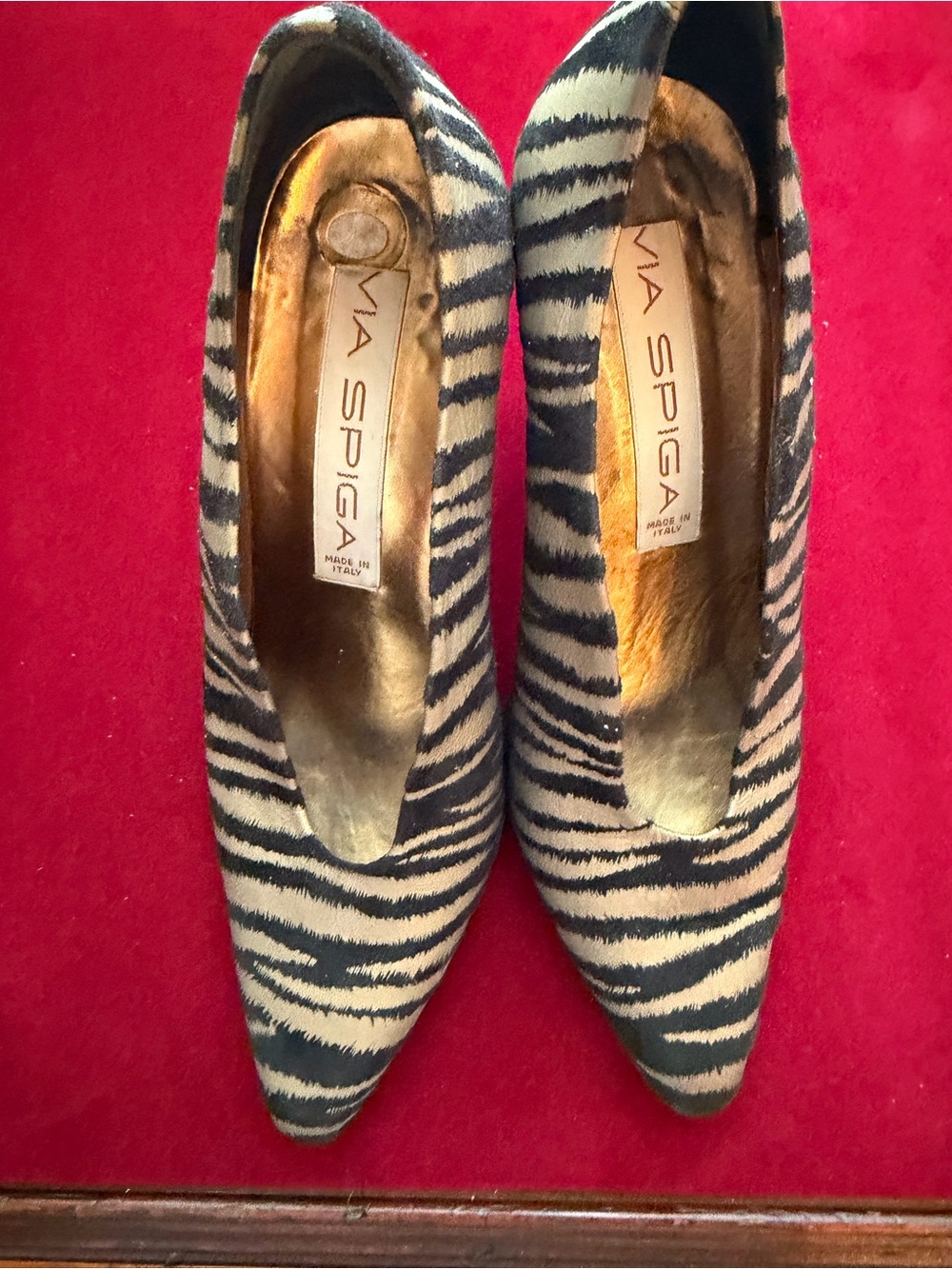 Via Spiga 5.5 Vintage Tiger Print Pointed Toe Pumps
